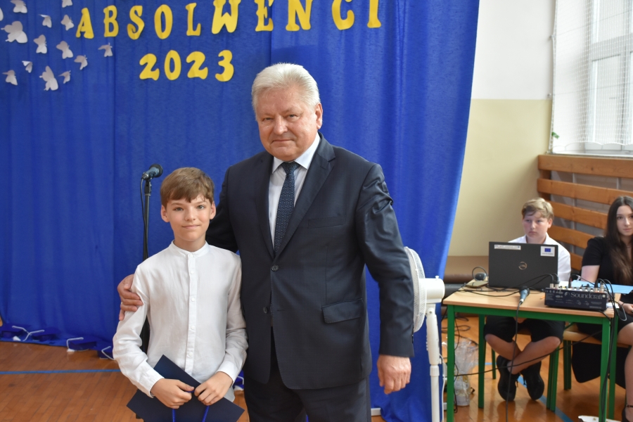 Uczeń z Samorządowego Zespołu Szkół im. Marii Konopnickiej w Gorzowie, który otrzymał Nagrodę Burmistrza Chełmka.