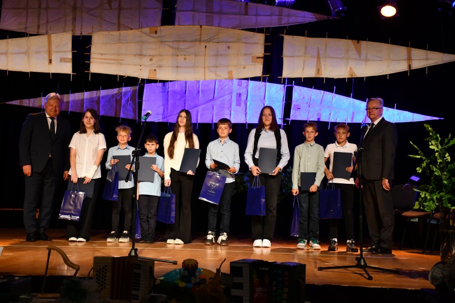 Uczniowie SZS P nr 2 Chełmku stypendia sportowe