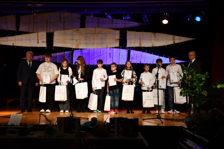 Uczniowie SZS w Bobrku nagrodzeni w konkursie ekologicznym